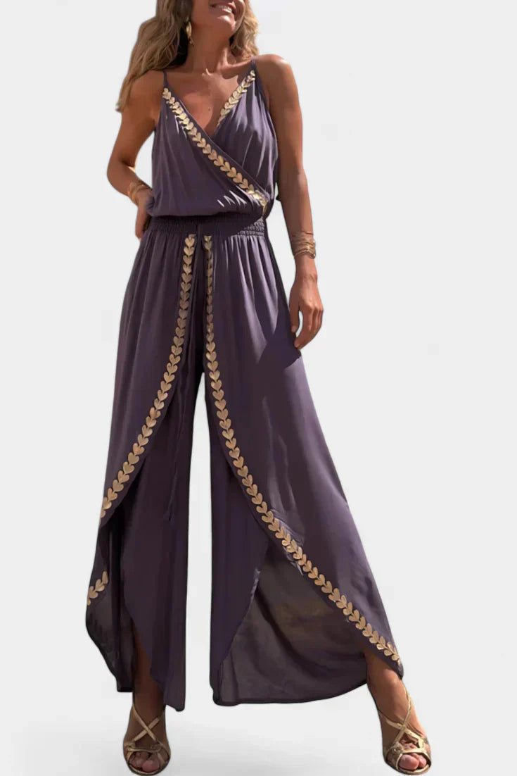 Donatila | Mono Elegante con Abertura Lateral y Detalles Dorados