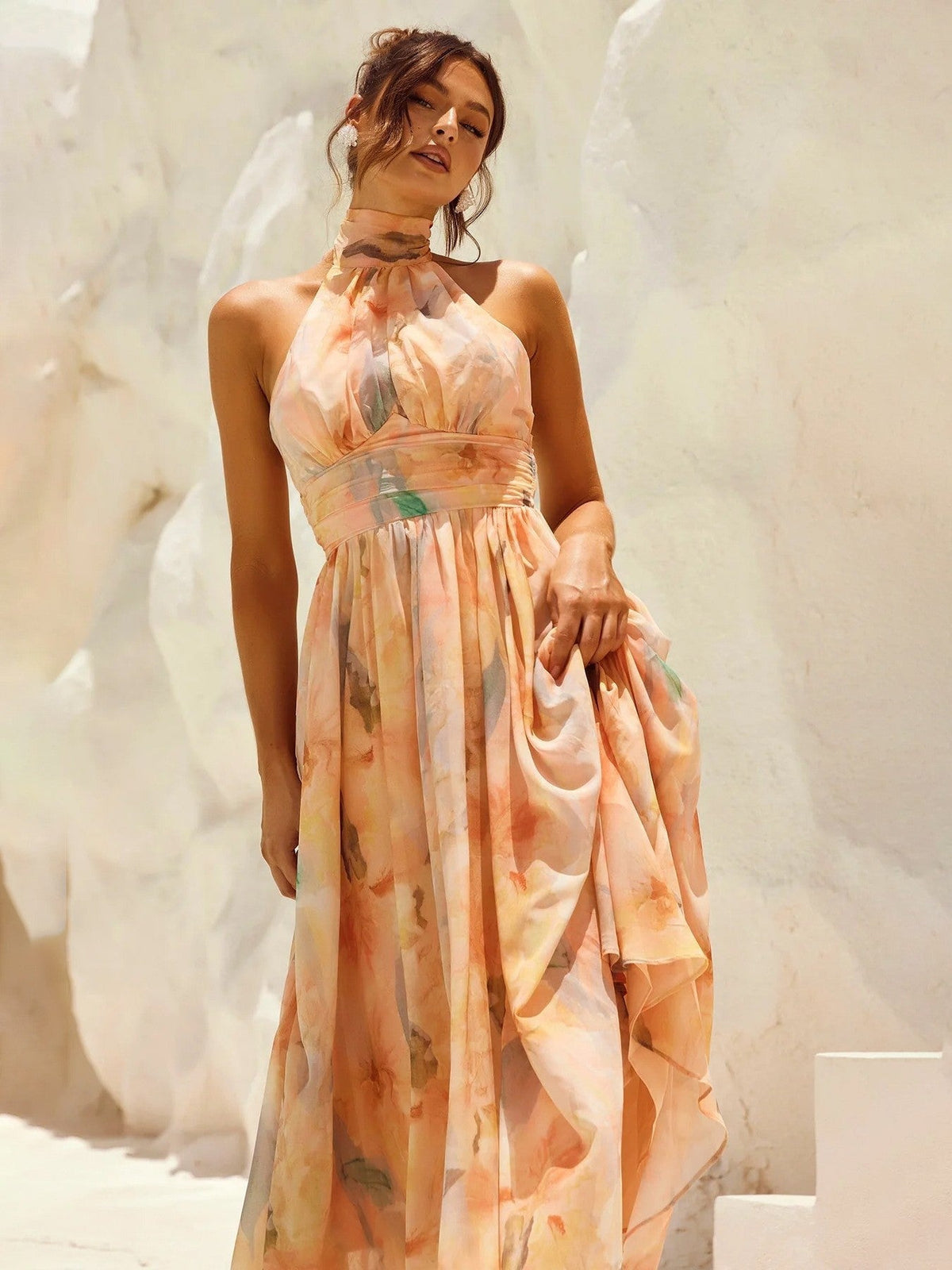 Esther | Vestido de Cuello Halter con Estampado de Acuarela